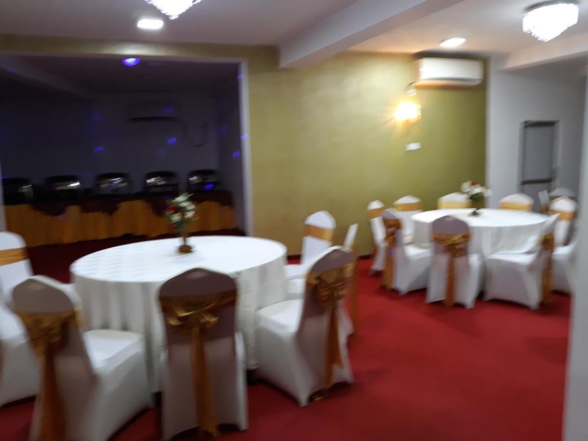 The Kingston Hotel 키리바스고다 외부 사진